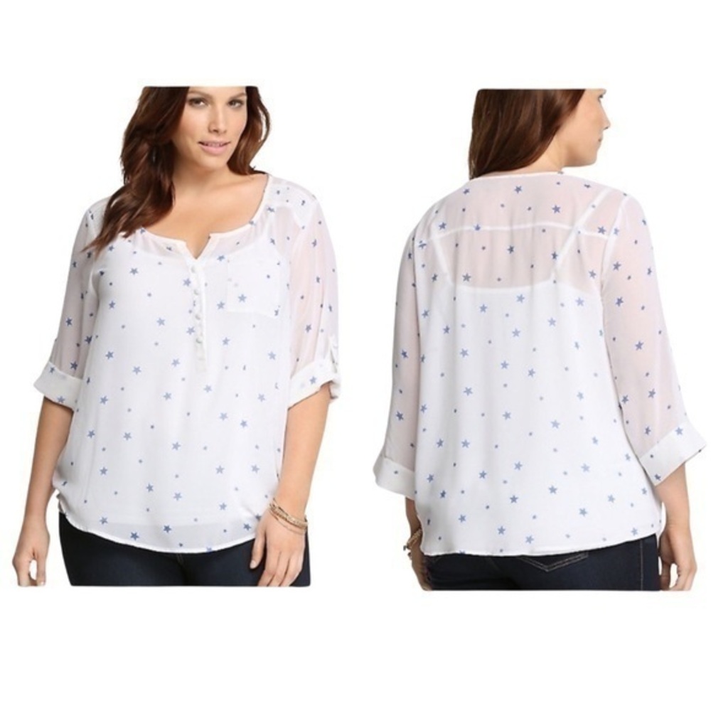 Torrid white blue star print chiffon button tab blouse EE21